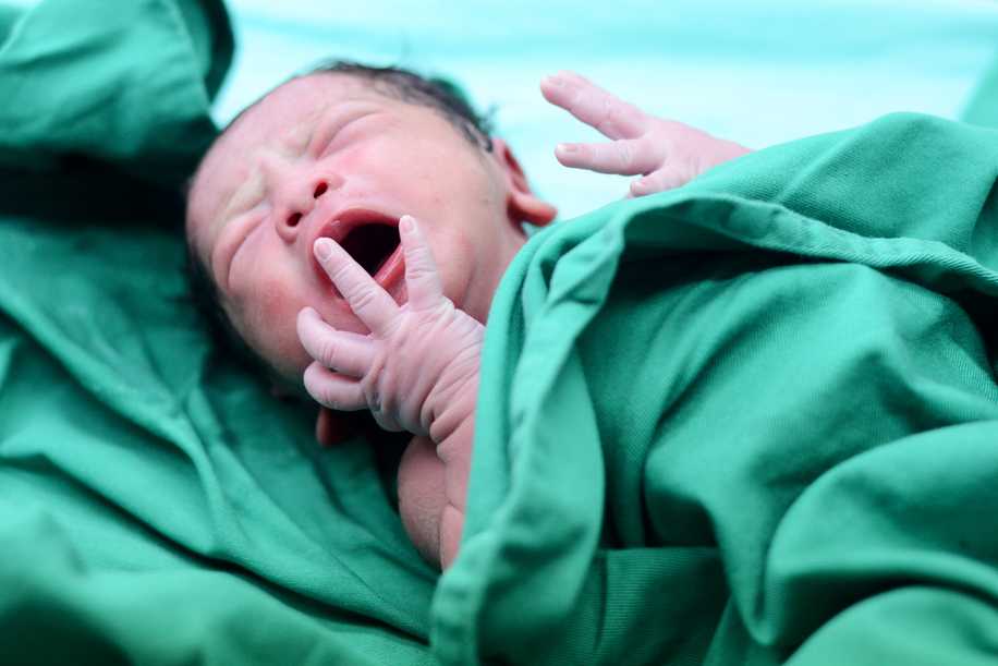 Bebeğin İlk Muayenesi: Apgar Skorlaması Nasıl Yapılır?
