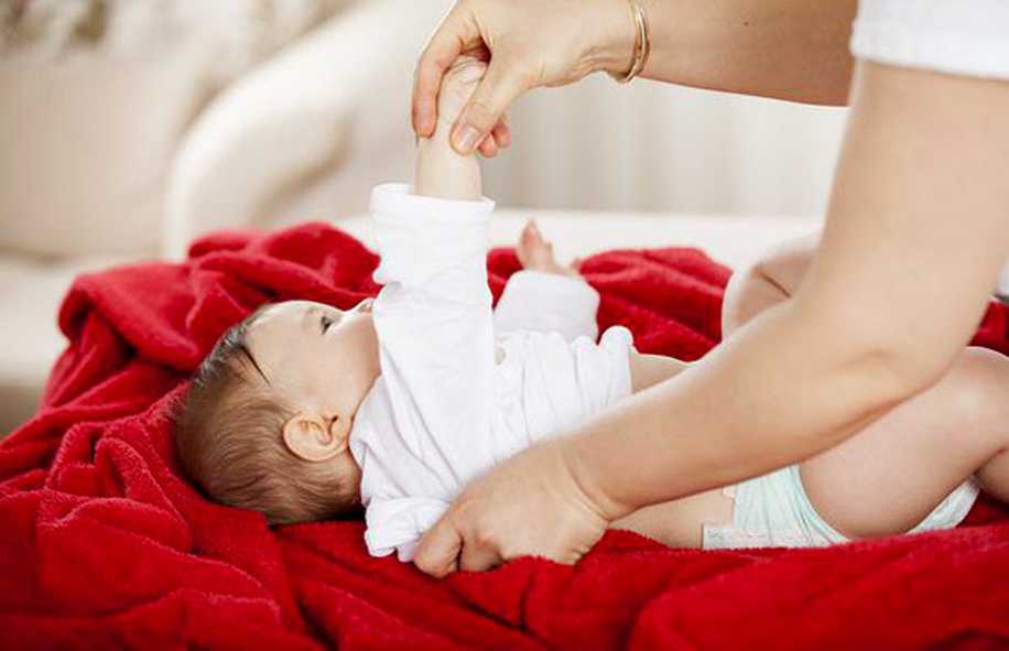Bebeklerin Yataktan Düşmesi Hangi Durumlarda Tehlikelidir?