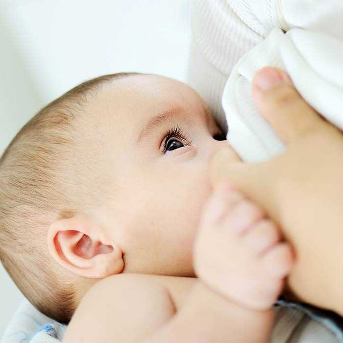 Anne Sütü Bebeği Enfeksiyonlardan Koruyor
