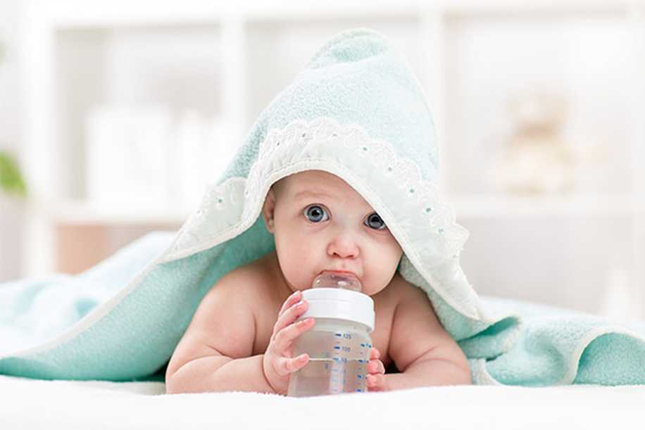 Yaşına Göre Bebeğinizin Günlük İçmesi Gereken Su Miktarı