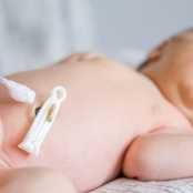Bebeklerde Göbek Bağı Enfeksiyonu (Omfalit) Belirtileri, Nedenleri ve Tedavisi