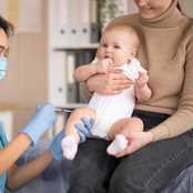 Bebeklerde Aşı Sonrası Ateş Ne Kadar Sürer ve Nasıl Düşürülür?