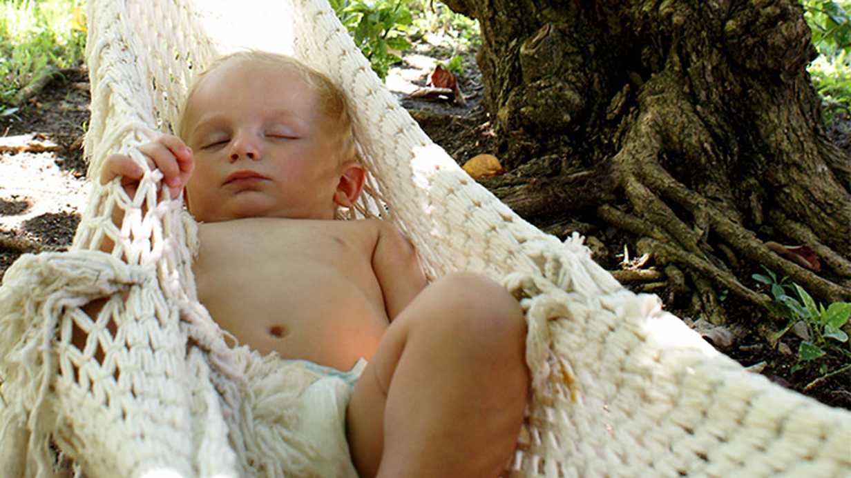 Bebekleri Sallayarak Uyutmak Ne Kadar Doğru?