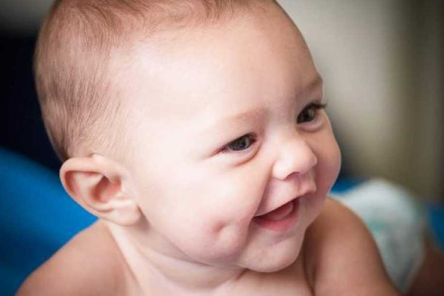 Bebekler Ne Zaman Gülmeye Başlar?