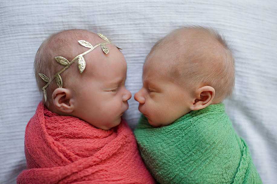 Bir Annenin Yeni Doğan Ama Zamanı Olmayan İkizleriyle Olan Dokunaklı Fotoğrafları
