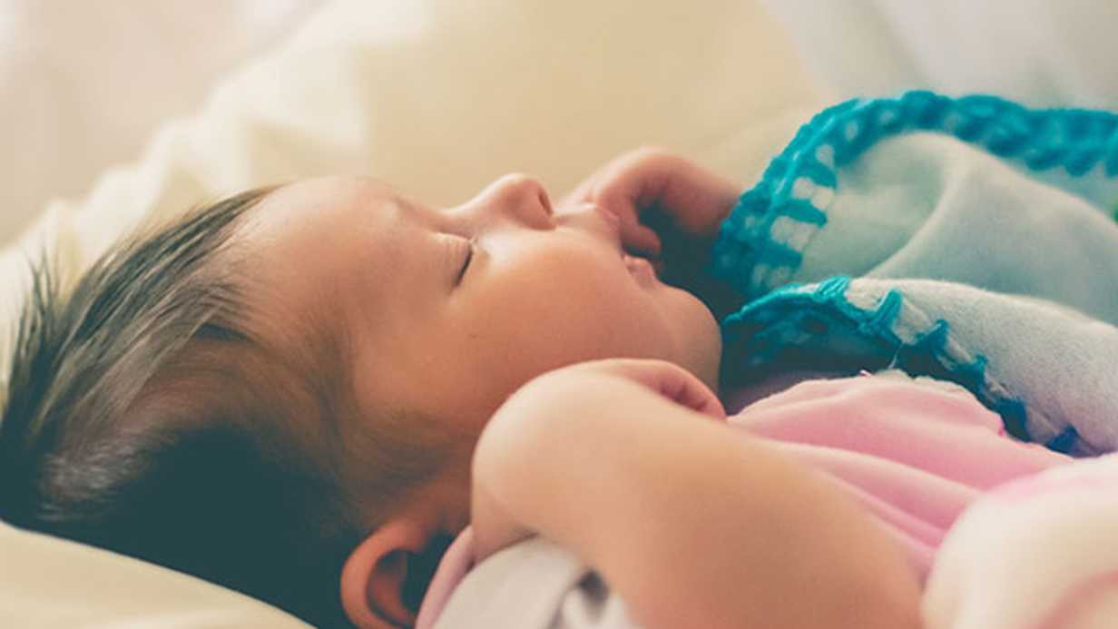 Bebekleri Uyku Problemi Yaşayan Anneler İçin Adım Adım Uyku Rehberi