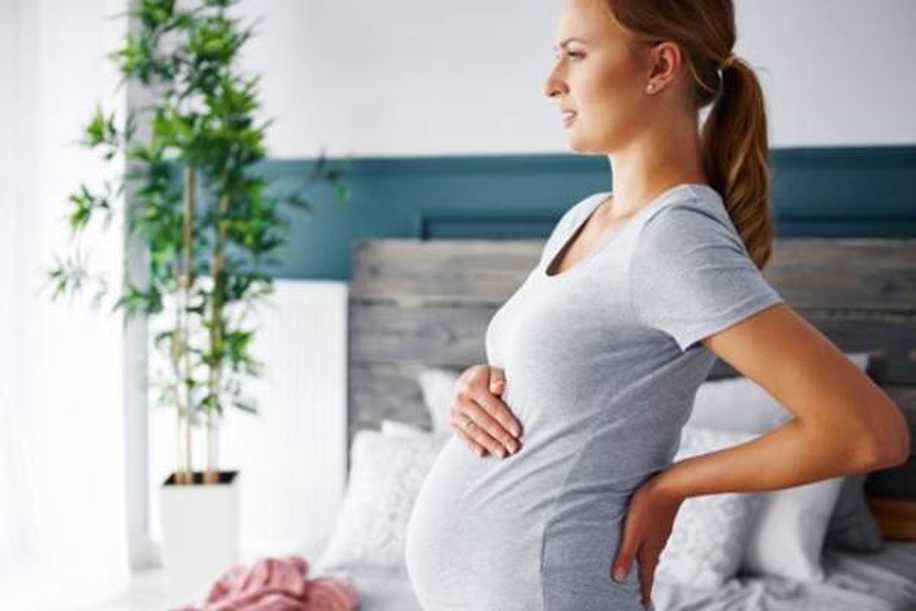 Hamilelikte Mide Ağrısı: Neden Olur, Nasıl Geçer?