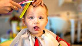 Bebeklerin İlk Saç Kesimi Ne Zaman Yapılmalı?