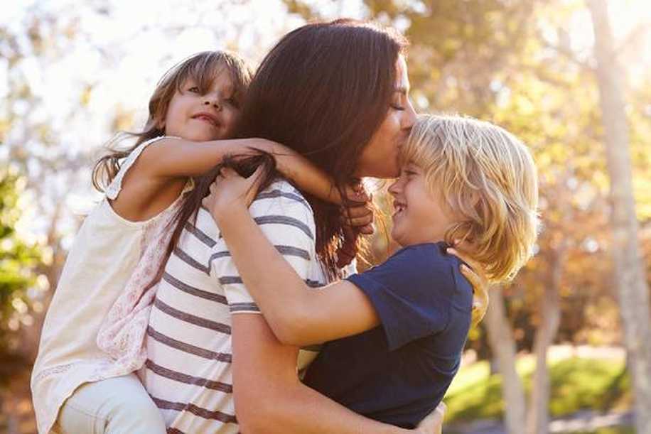 Ebeveynlerin Farkında Olmadan Yaptığı Çocuklara Zarar Veren 6 Davranış