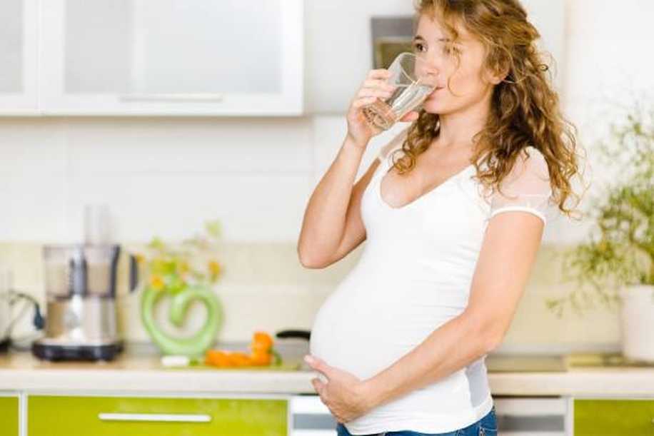 Hamileler Günde Kaç Litre Su İçilmeli?