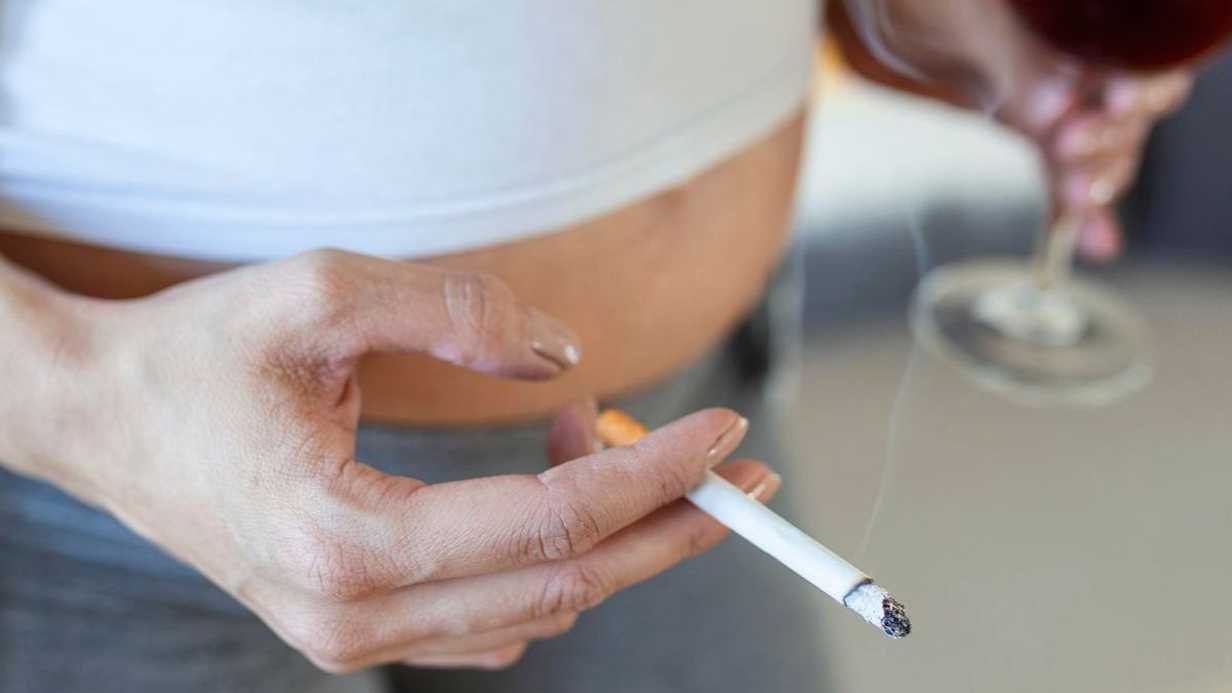 Hamilelikte Sigara İçmek Anne ve Bebeği Nasıl Etkiler?