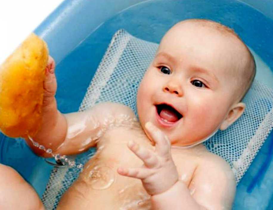 Bebeğinizi Banyo Yaptırmadan Önce Emzirmeyin