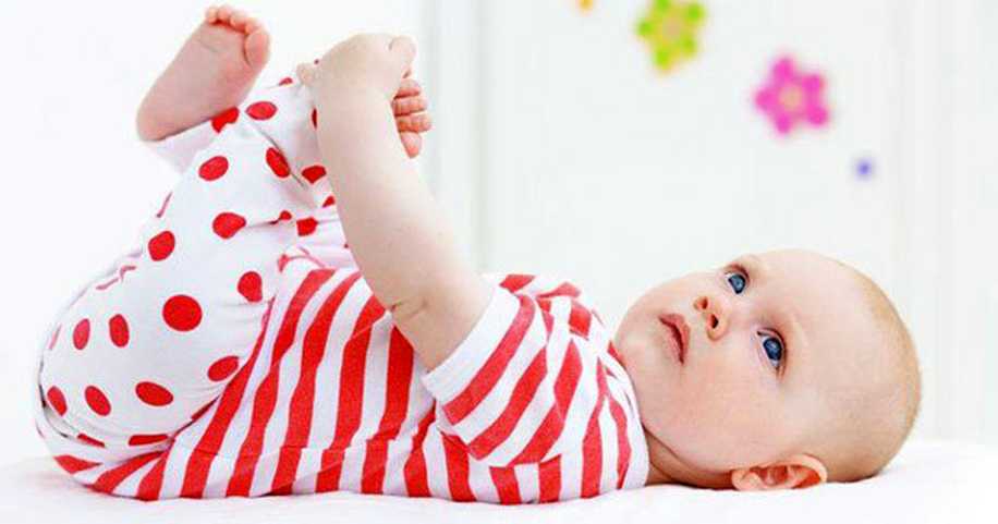 Yaz Bebekleri Ne Giyer? Yenidoğan Bebeklere Giysi Seçimi İpuçları
