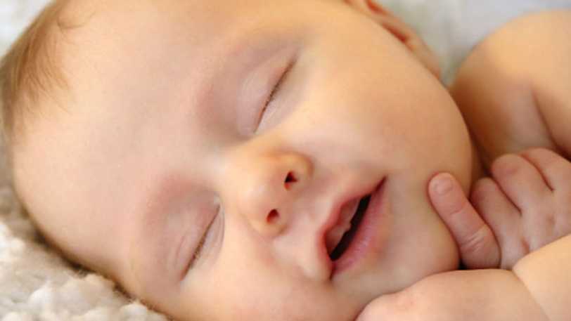 Uykusuzluğa Son: Bebeğinizi Mışıl Mışıl Uyutacak 9 Ninni!