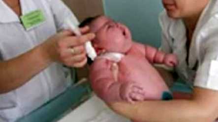 Dünyanın En Kilolu Bebeği Doktorları Bile Şaşkına Çevirdi!