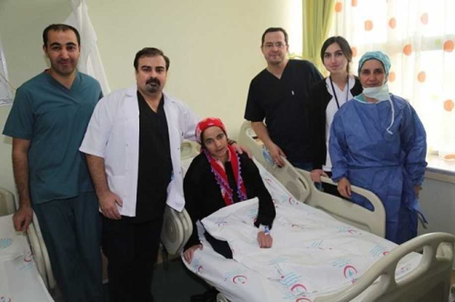 Türkiye'de İlk: Hamile Olan Mide Kanseri Hastası Ameliyat Edildi!