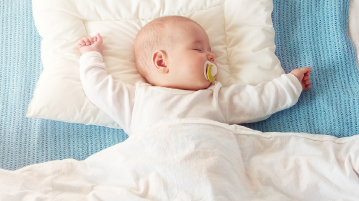 Bebekler Ne Zaman Yastık Kullanabilir?