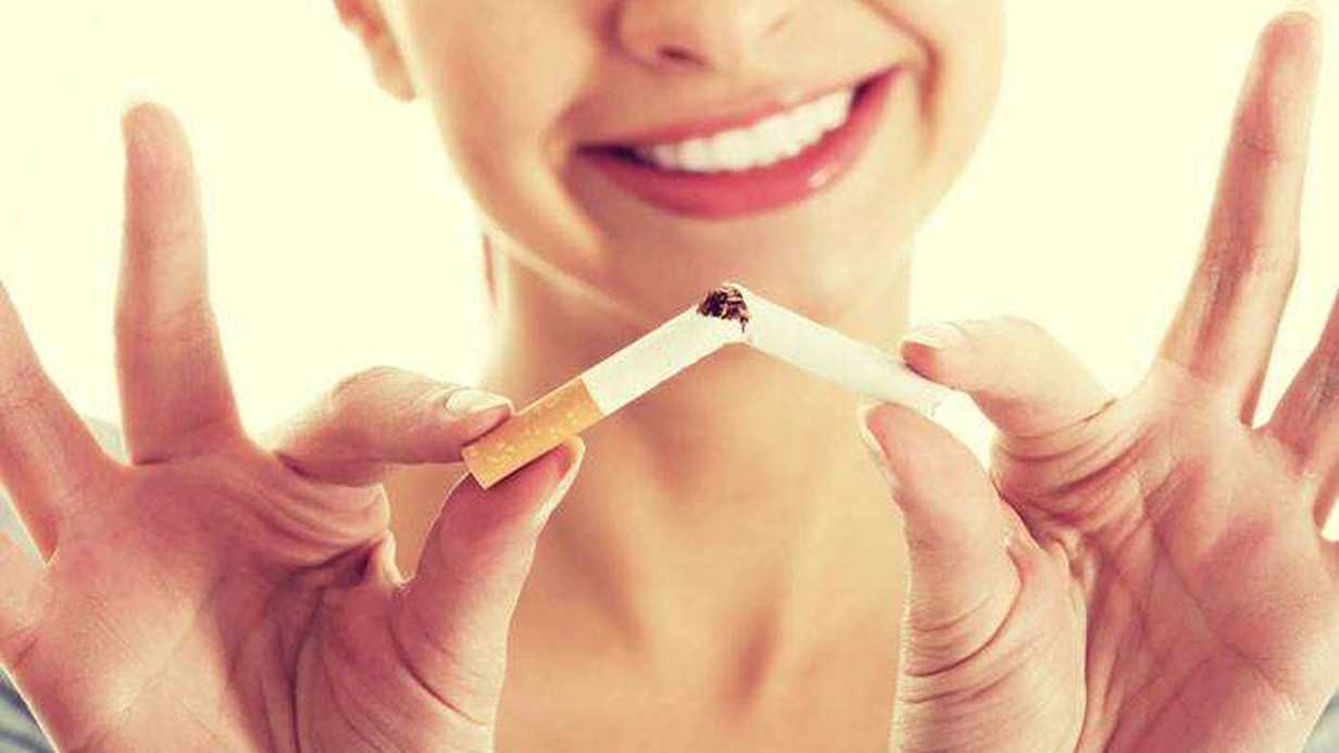 Emzirmek Anneleri Tekrar Sigaraya Başlamaktan Uzak Tutuyor