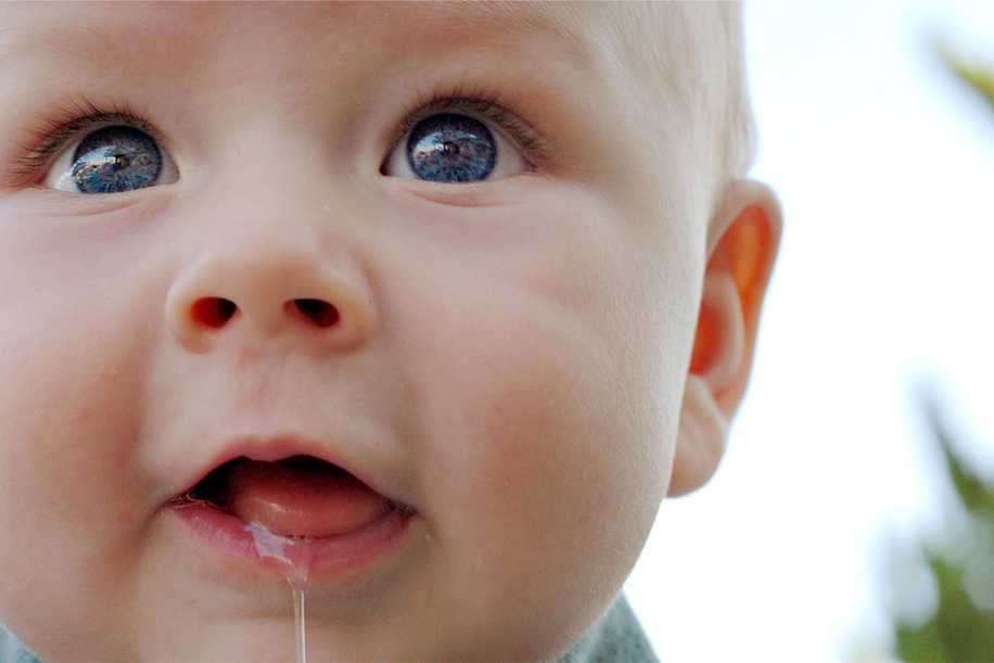 Bebeklerde Salya Akıntısı Neden Olur?
