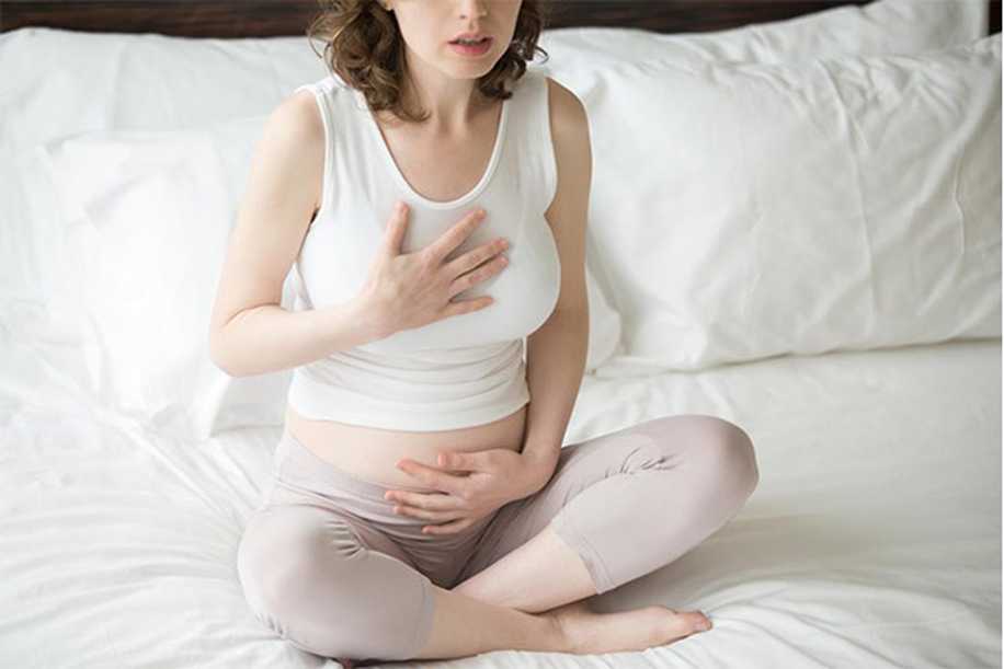 Hamilelikte Göğüs Ağrısının Altında Yatan 8 Neden