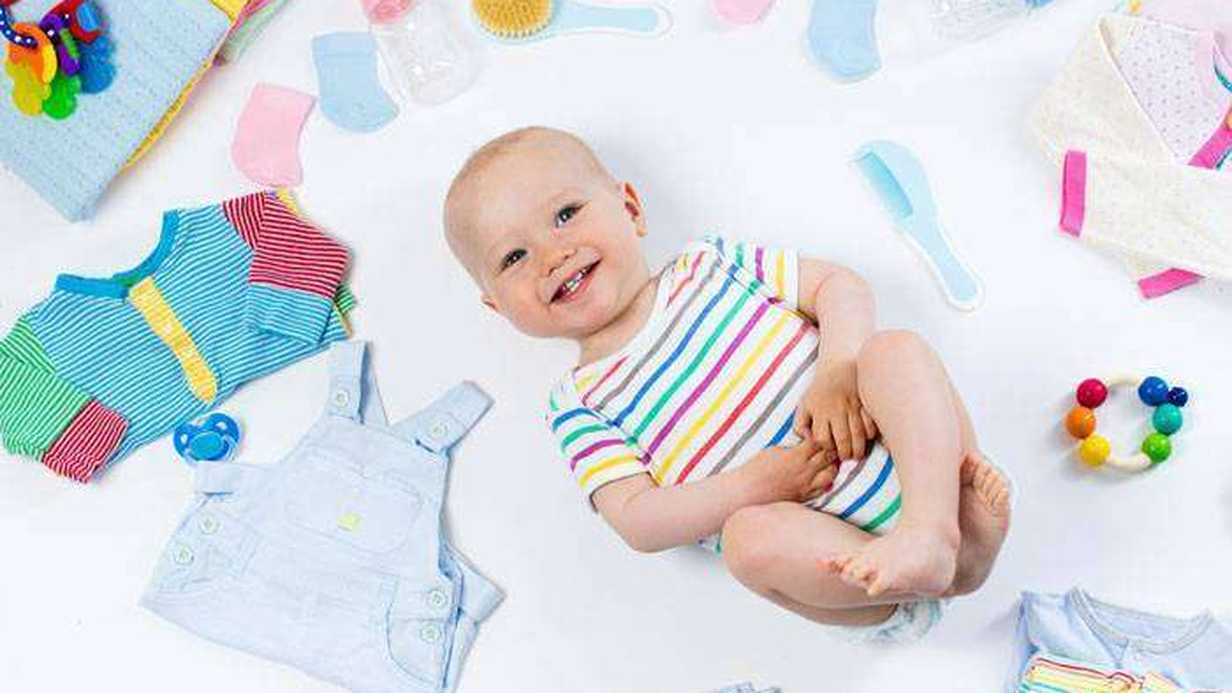 Yeni Doğan Bebek Kıyafetleri: Gerçekten İhtiyacınız Olan Şeyler Nelerdir?