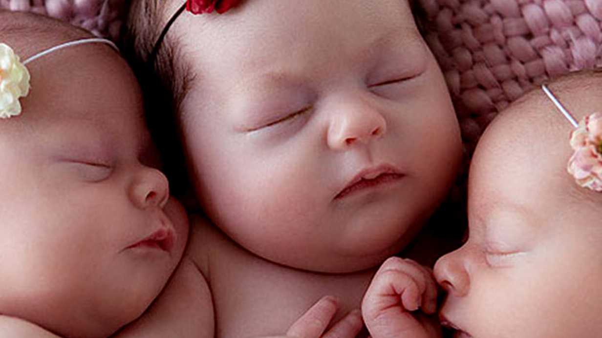 Üçüz Bebeğe Hamile Olan Anne Adayları Nasıl Doğum Yaparlar?
