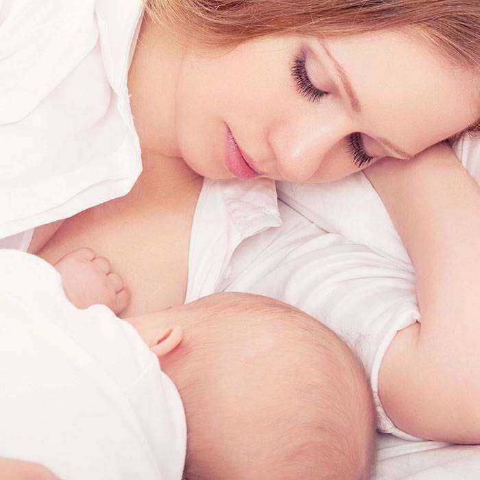 Anne Sütü İlk Günlerde Aşı Özelliğine mi Sahip?