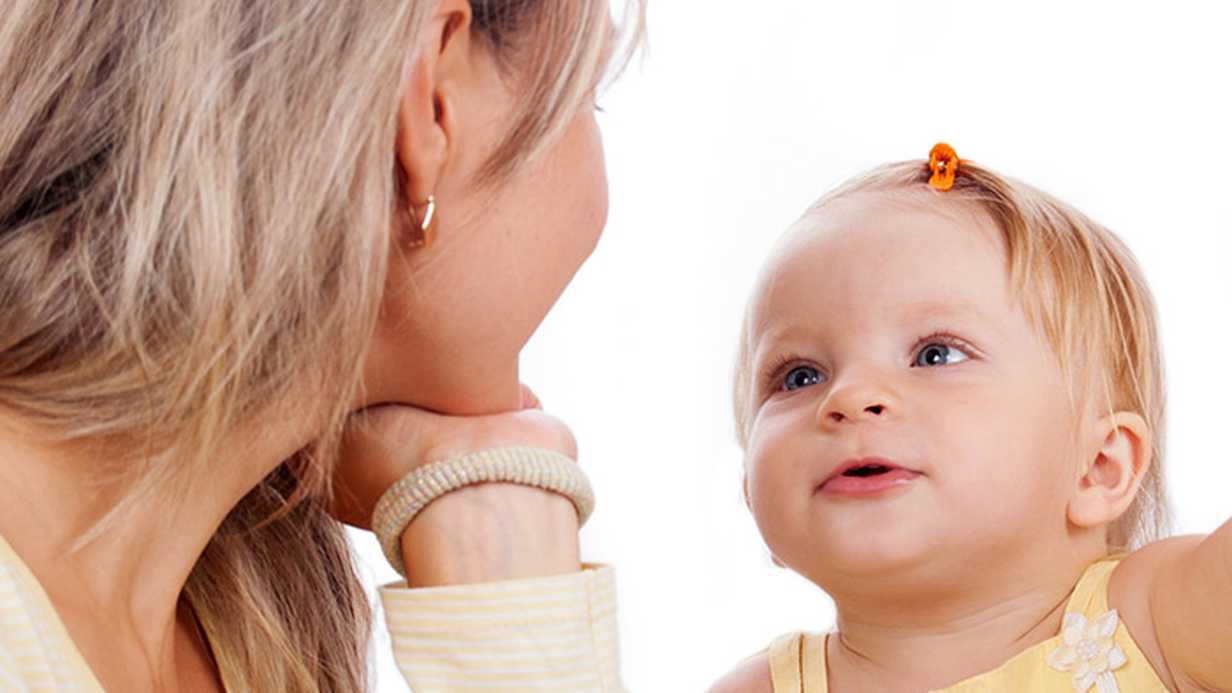 Bebeklerin Konuşurken Öğreneceği "25 Kolay Kelime"