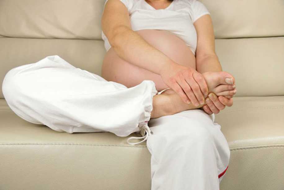 Hamilelikte Ayak Ağrısı: Neden Olur, Nasıl Geçer?