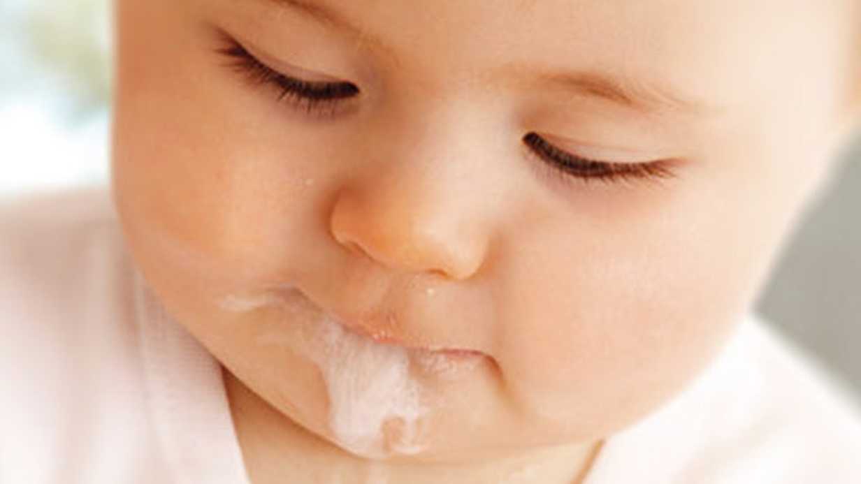 Bebeklerde Reflüyü Tetikleyen 6 Alışkanlık