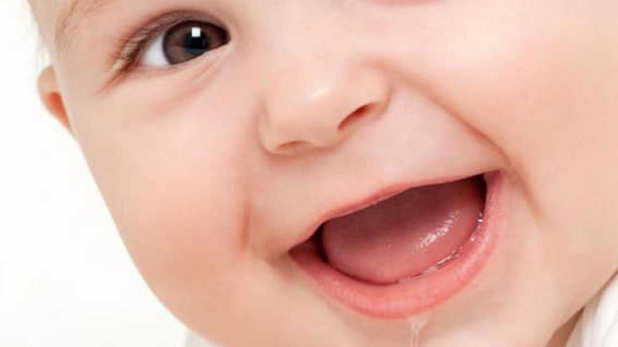 Bebeklerde Salya Akıntısı Neden Olur?