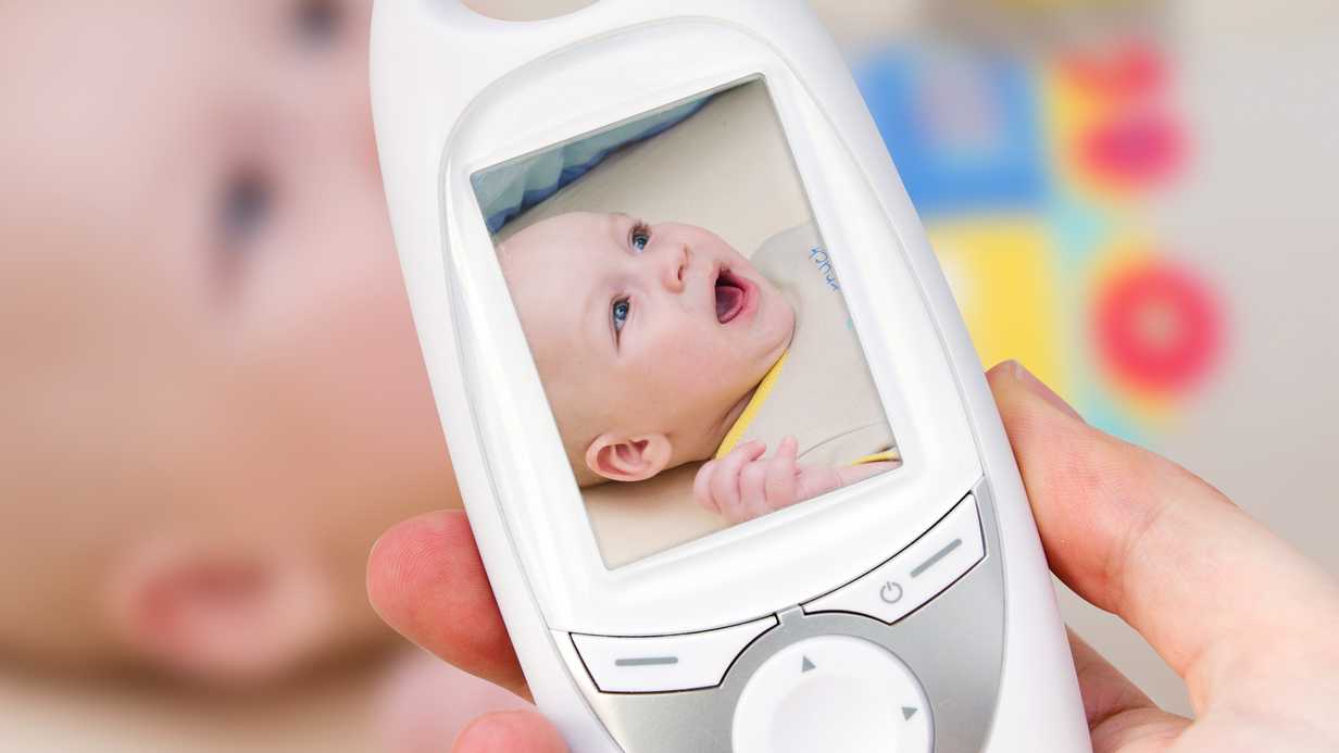 Çalışan Anneler İçin Yeni Teknoloji: Akıllı Bebek Takip Kamerası