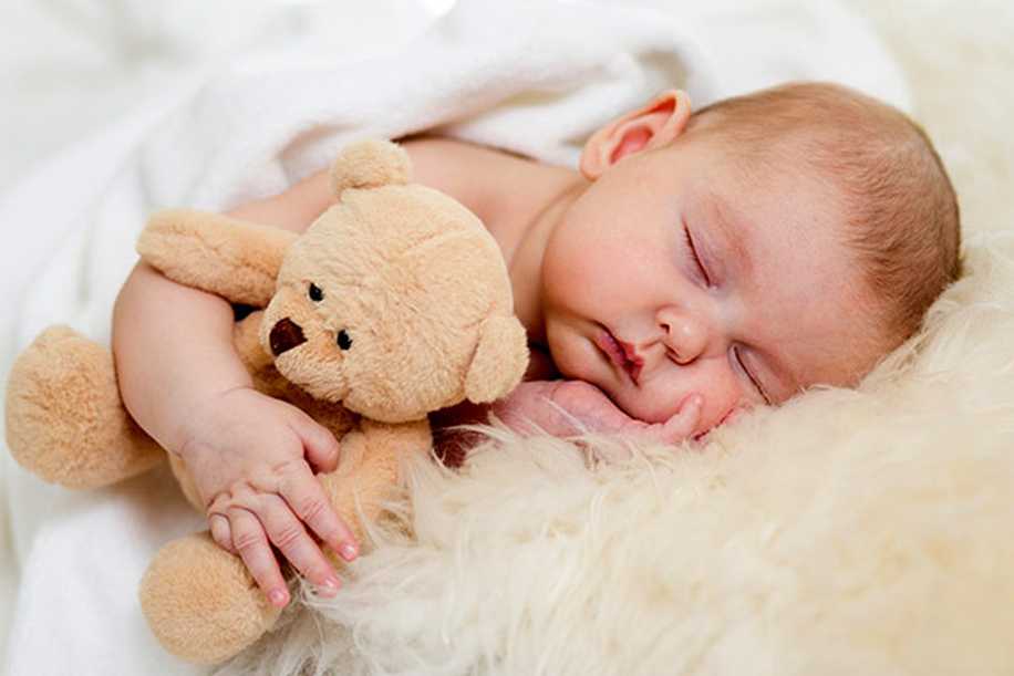 Bebekler Kaç Saat Uyumalı?
