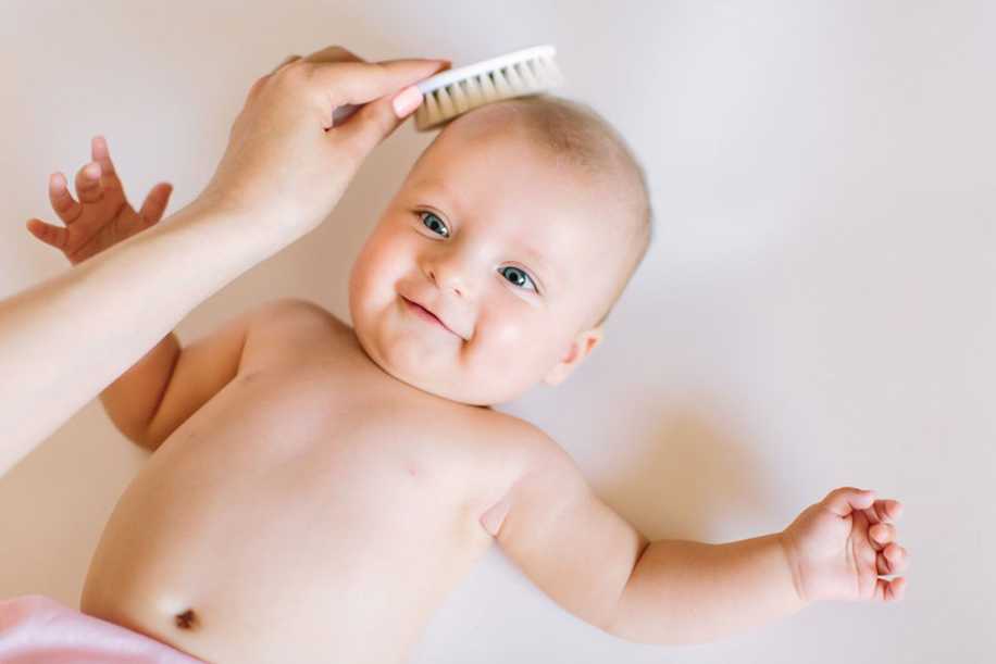Bebeklerde Saç Dökülmesi Neden Olur?