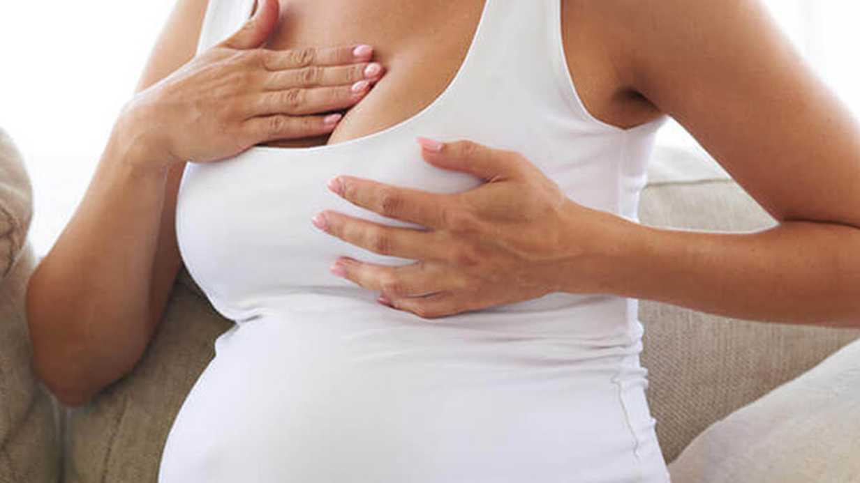 Hamilelikte Göğüs Ağrısının Altında Yatan 8 Neden
