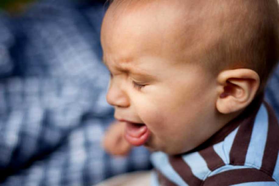 Bebeklerde Hırıltılı Öksürük Neden Olur? Hangi Sorunlara İşaret Eder?