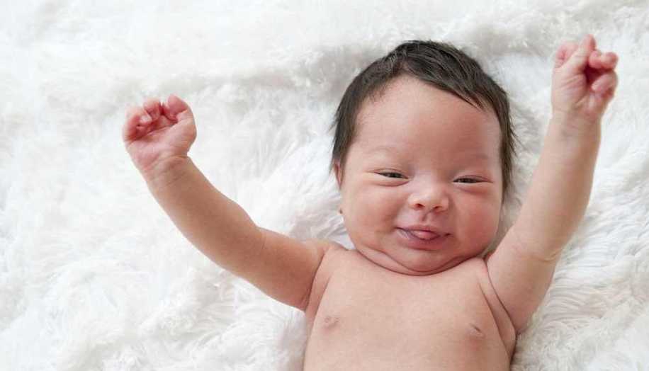 Yenidoğan Refleksleri: Bebeğinizin Doğduğu Andan İtibaren Yaptığı 5 İçgüdüsel Hareket