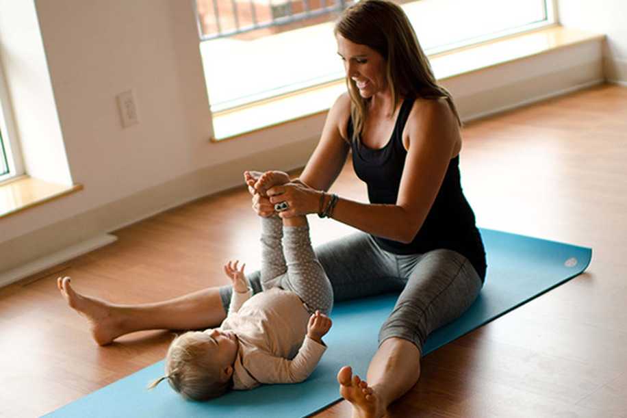 Anne Bebek Yogası Hakkında Bilmeniz Gereken Her Şey!