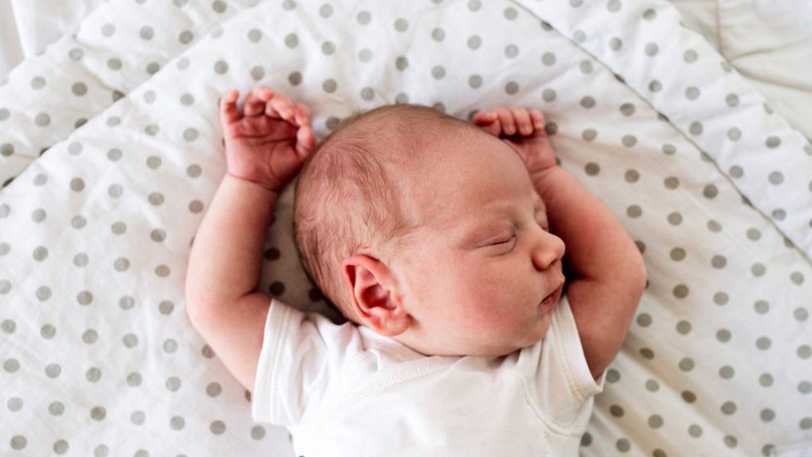 Bebekler Uyurken Nasıl Giydirilmeli? (Farklı Sıcaklıklara Göre)
