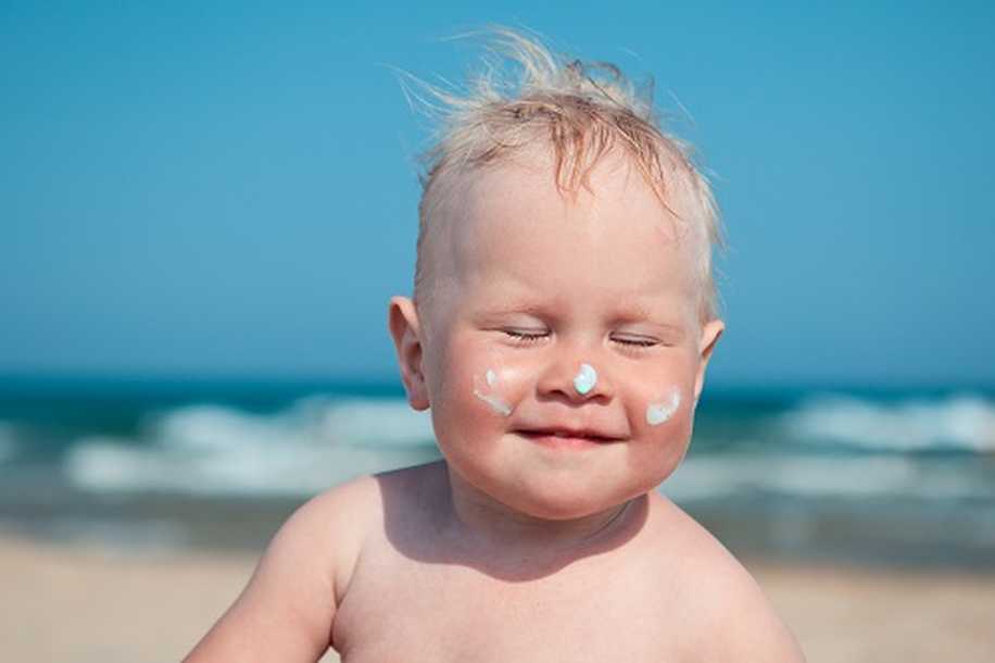 Tatiliniz Hüsranla Sonuçlanmasın! Bebeklerde Güneş Yanığını Önlemek İçin Dikkat Etmeniz Gerekenler