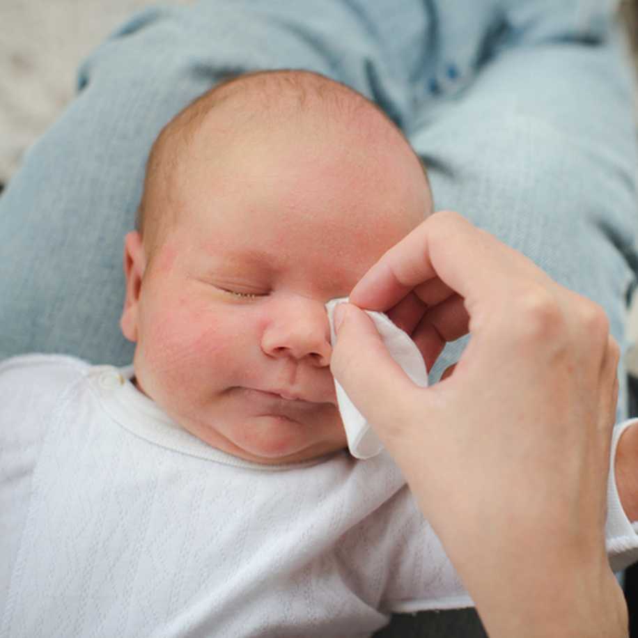 Bebeklerde Ağız, Göz, Burun ve Kulak Temizliğinin Püf Noktaları