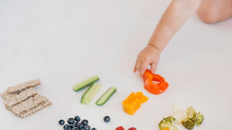 Parmak Gıda Nedir? Bebekler İçin En İyi 10 Parmak Besin