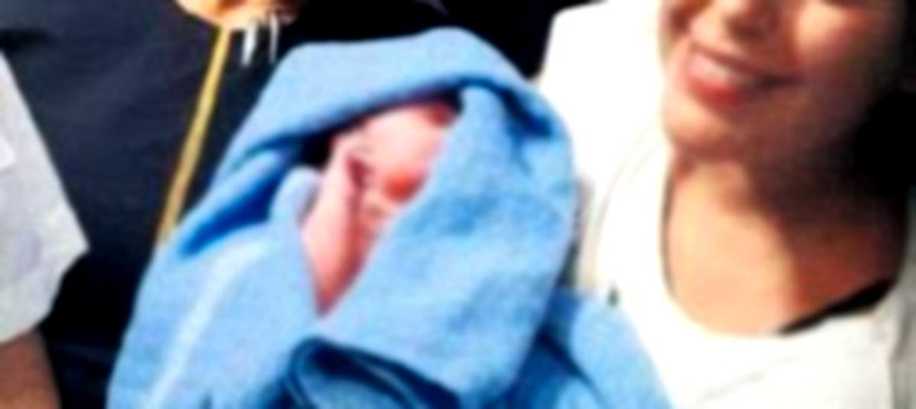 Hamile Yolcu Viyana - Cario Seferini Yapan Uçakta Doğum Yaptı