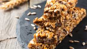 Hem Tatlı Hem de Sağlıklı Bir Atıştırmalık: Granola Bar Tarifi