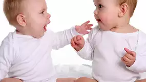 Bebeklerde Ay Ay Dil ve Konuşma Gelişimi